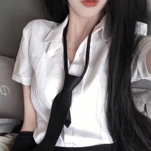坡道上的红屋顶